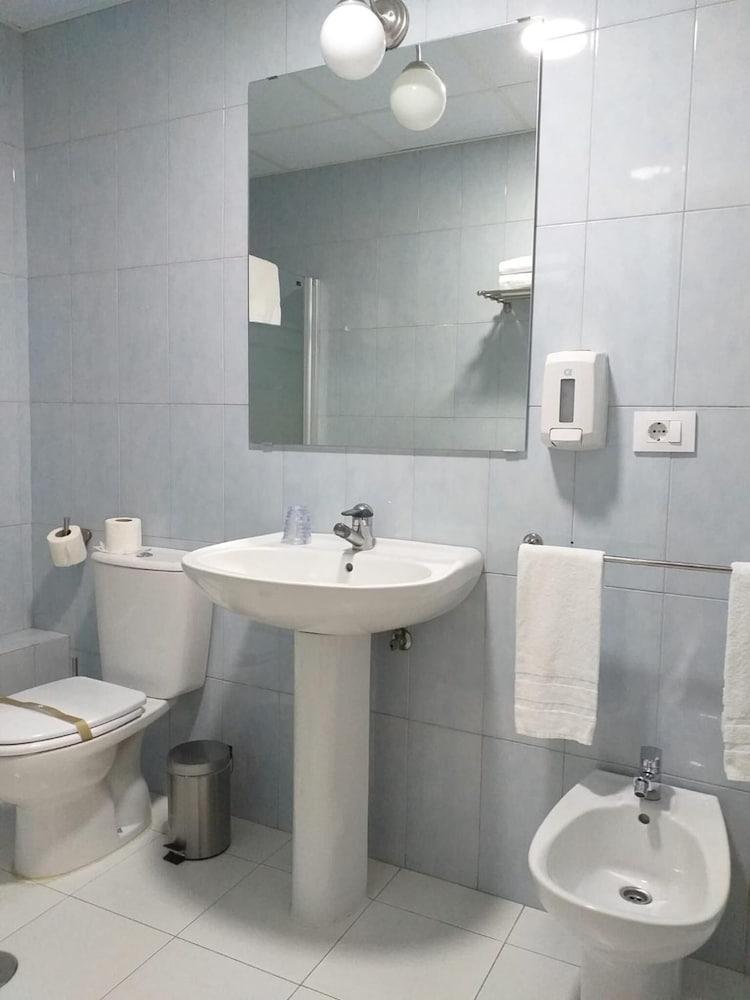 Hotel Alda Estacion Pontevedra Ngoại thất bức ảnh